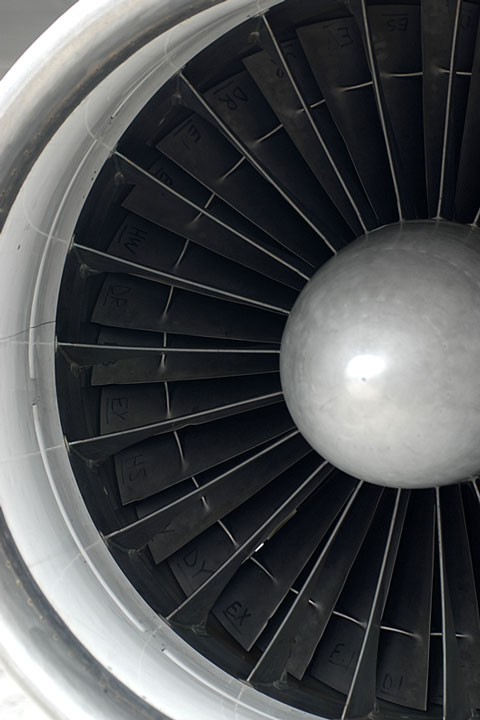 a jet aircraft engine and its turbofan blades (large image)