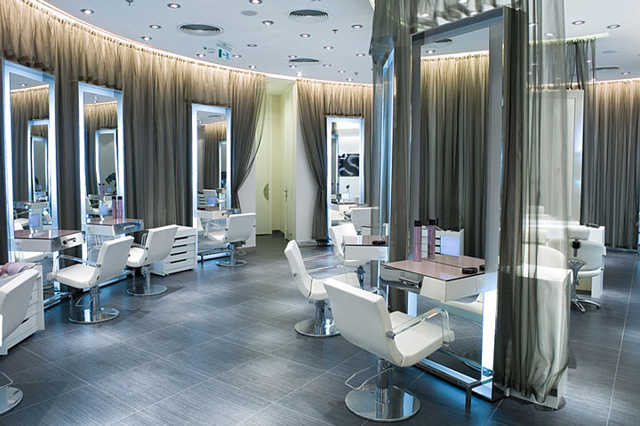 a beauty salon (large image)
