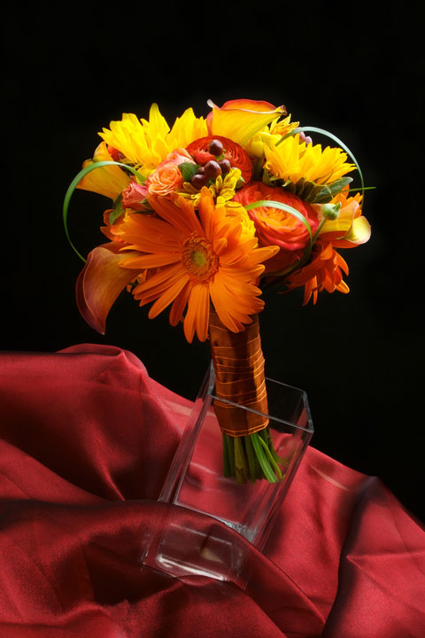 a bridal flower bouquet (large image)