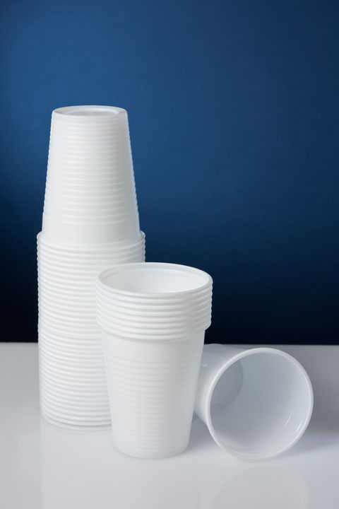 disposable cups (large image)
