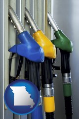 missouri map icon and gasoline pumps