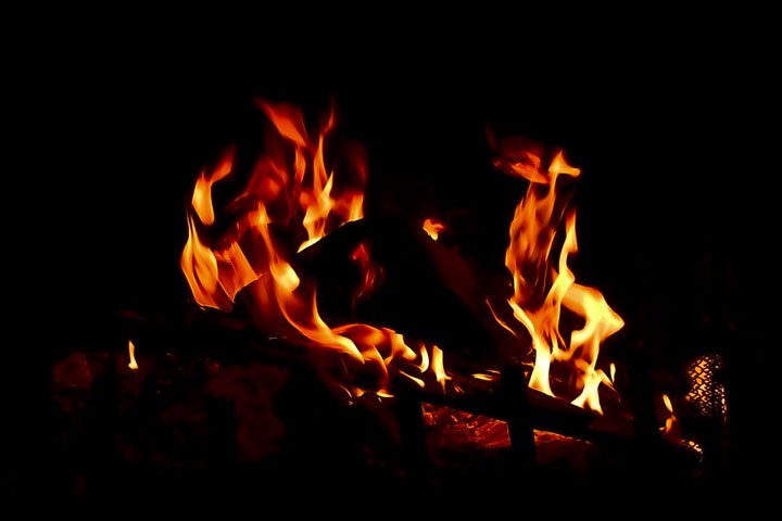 gas fireplace flames (large image)