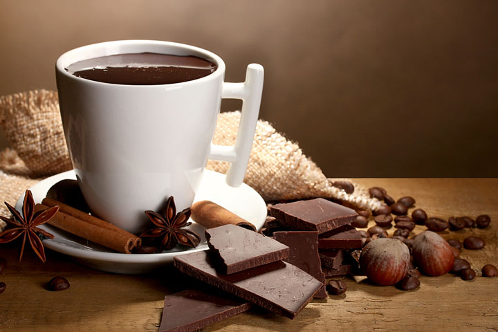 a cup of hot chocolate (large image)