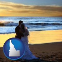 idaho map icon and a beach wedding at sunset