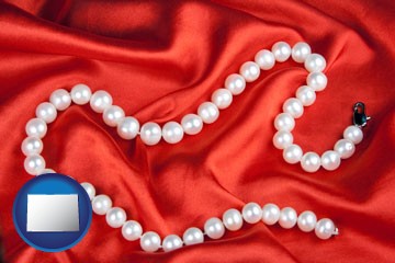 a faux pearl necklace - with Colorado icon