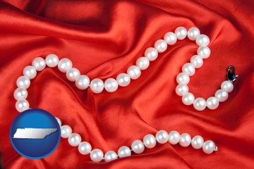 a faux pearl necklace - with Tennessee icon