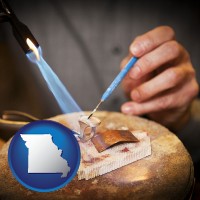 missouri map icon and a goldsmith making a custom gold ring