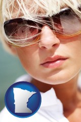 minnesota map icon and a young woman wearing sunglasses
