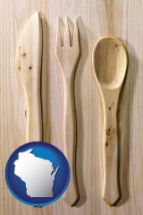 wisconsin map icon and a wooden knife, fork, and spoon